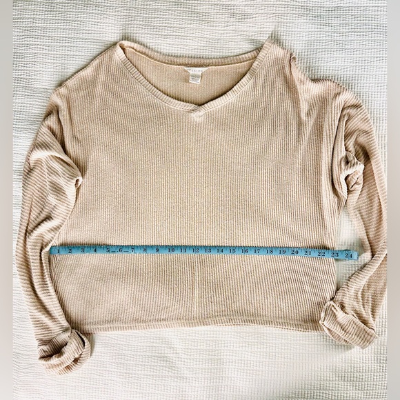 Caslon V-Neck oversized ribbed shirt. Size small. - Picture 4 of 6